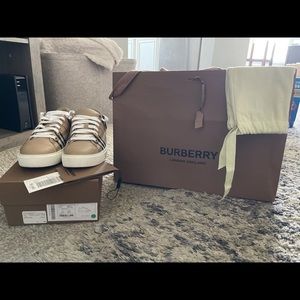 Burberry Women’s Shoes size 8US